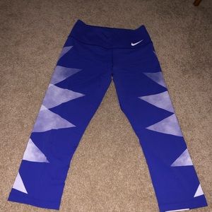 Nike cropped pattern leggings